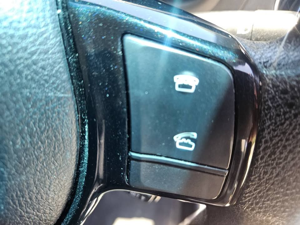 2017 Auto Toyota Yaris with low kms and easy finance 13.jpg